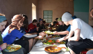 Maroc - repas en groupe
