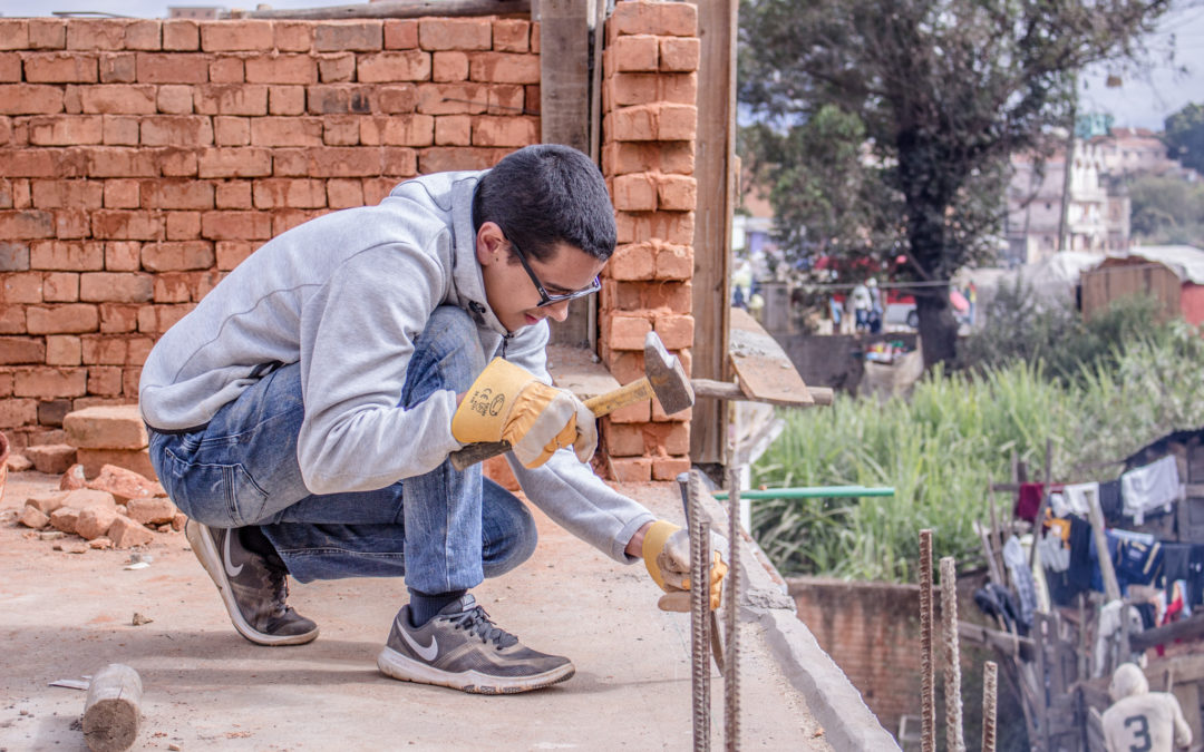 Vidéo : la participation des apprentis ingénieurs sur le chantier à Madagascar